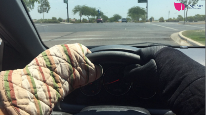 phai-deo-gang-tay-khi-lai-xe-vao-mua-he-o-nuoc-Uc