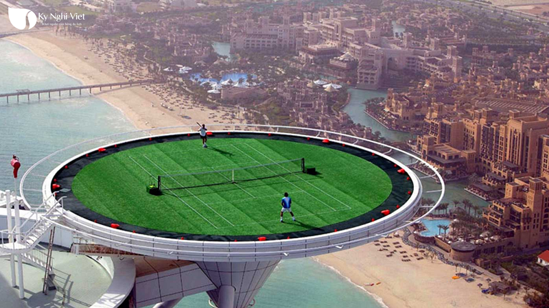 san-tennis-tren-khong