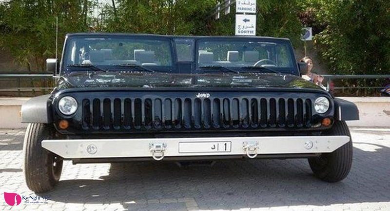 xe-jeep-co-kich-thuoc-khung-nhat-du-lich-dubai