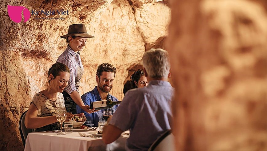 GSR-Ghan-Expedition-OTE-Coober-Pedy-Under-ground-lunch_1920-1