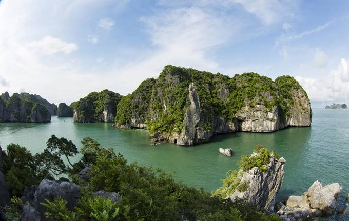 nui-da-o-khu-cong-la-ba-hang-du-lich-Ha-Long