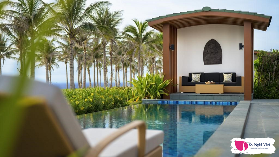 be-boi-o-khach-san-movenpick-du-lich-nha-trang