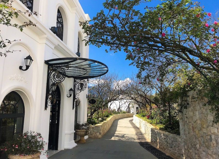 loi-vao-khu-nghi-duong-silk-path-du-lich-Sa-Pa