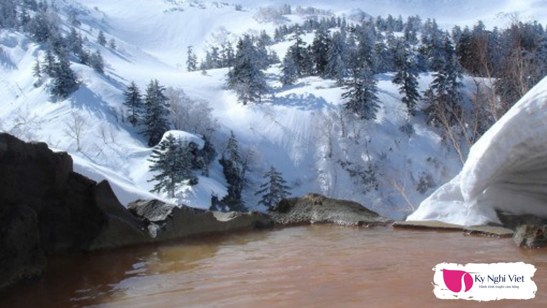 khu-tam-onsen-nhin-ra-khu-vuon-tuyet