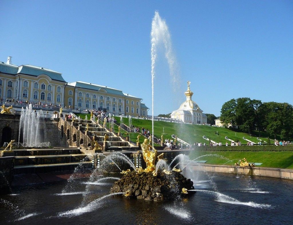 peterhof-du-lich-nga-tron-goi