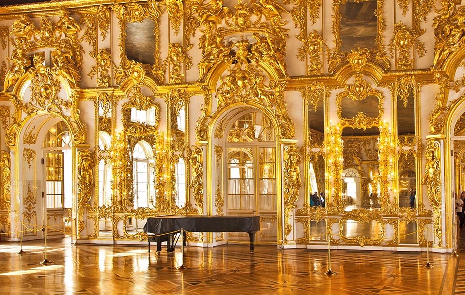 phong-ho-phach-amber-cung-dien-catherine-du-lich-nga-tron-goi