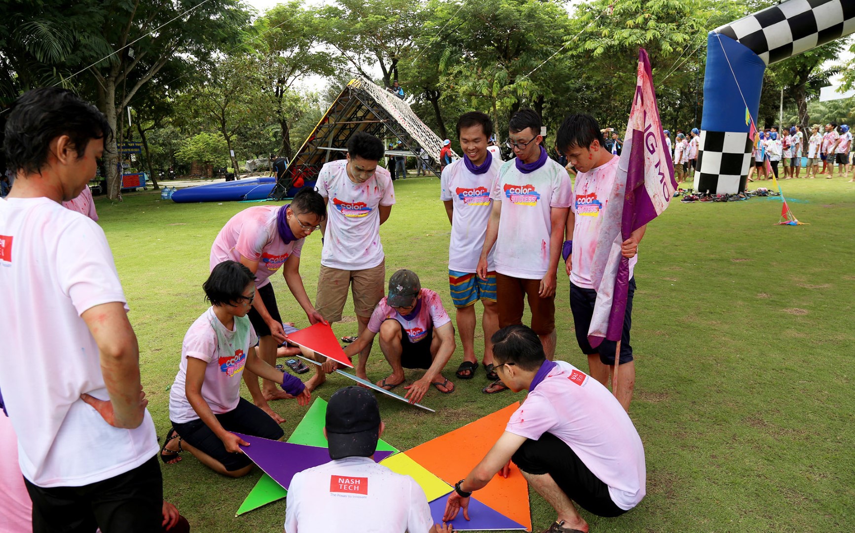 dua-gia-dinh-di-du-lich-team-building-cung-cong-ty