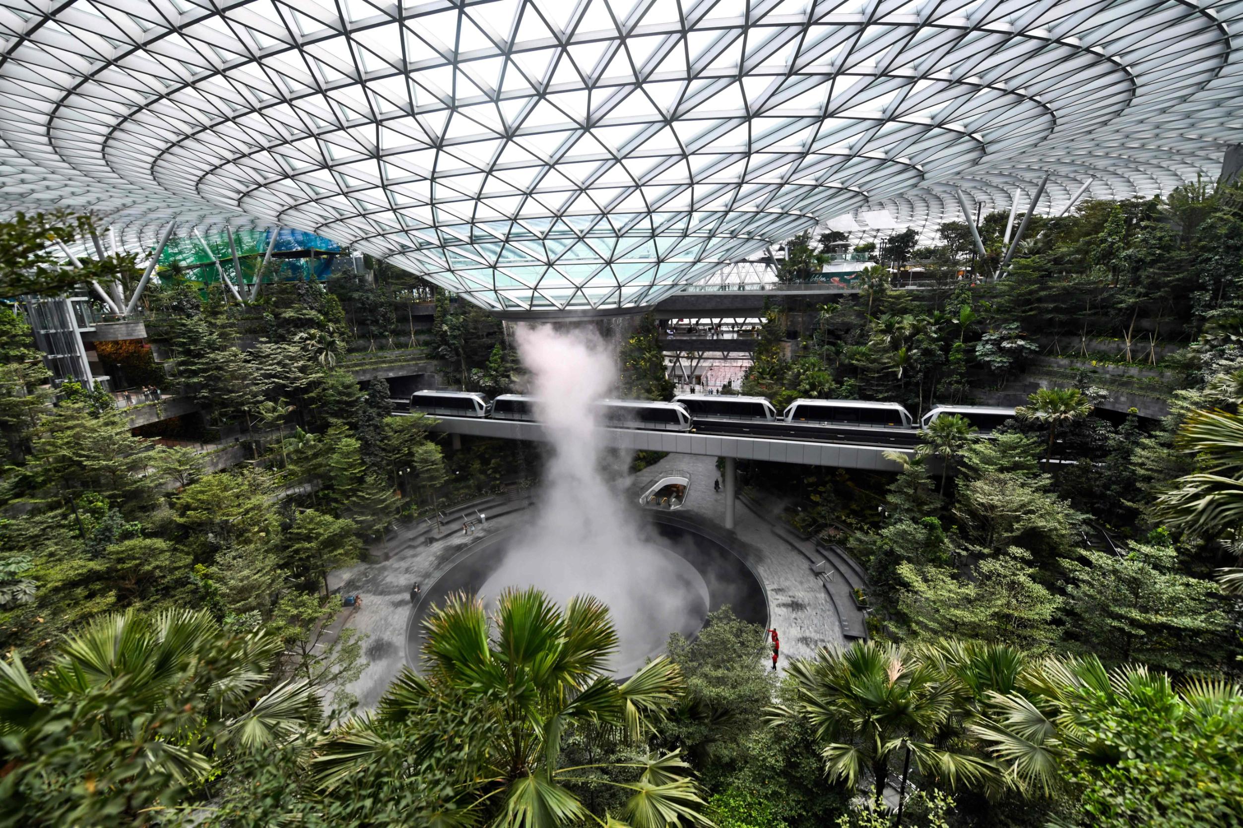 tam-dung-hoạt-dong-tai-Changi-Airport-o-Singapore-vi-dich-benh-Covid-19