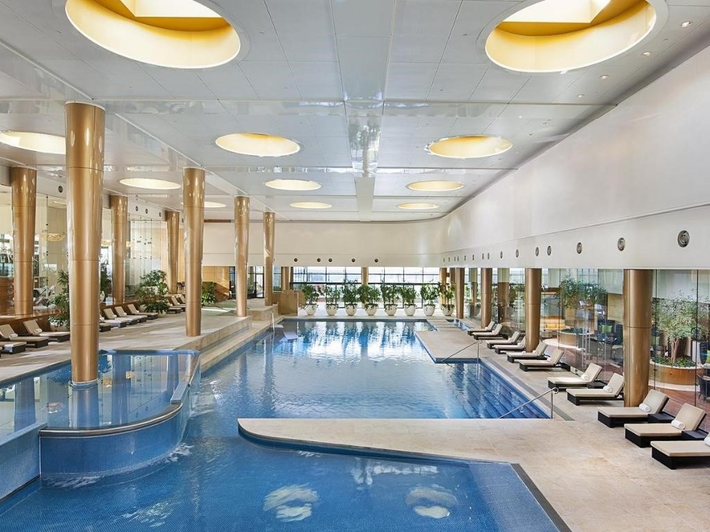 be-boi-o-khach-san-crown-towers