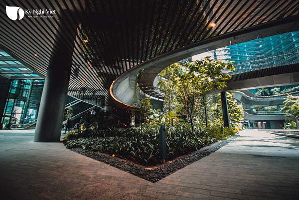 ben-trong-toa-nha-marina-one