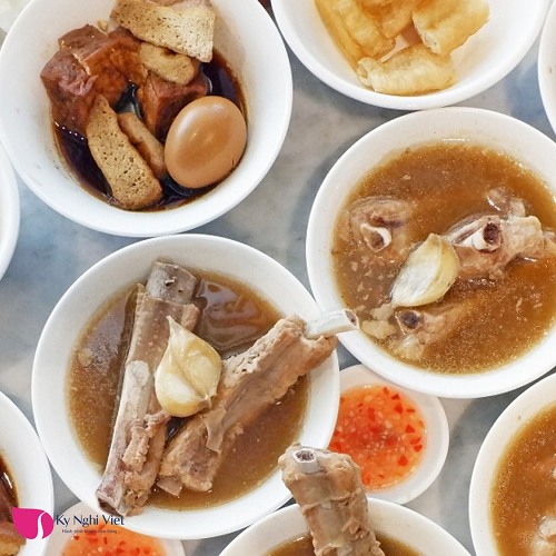 suon-tra-bak-kut-teh-singapore