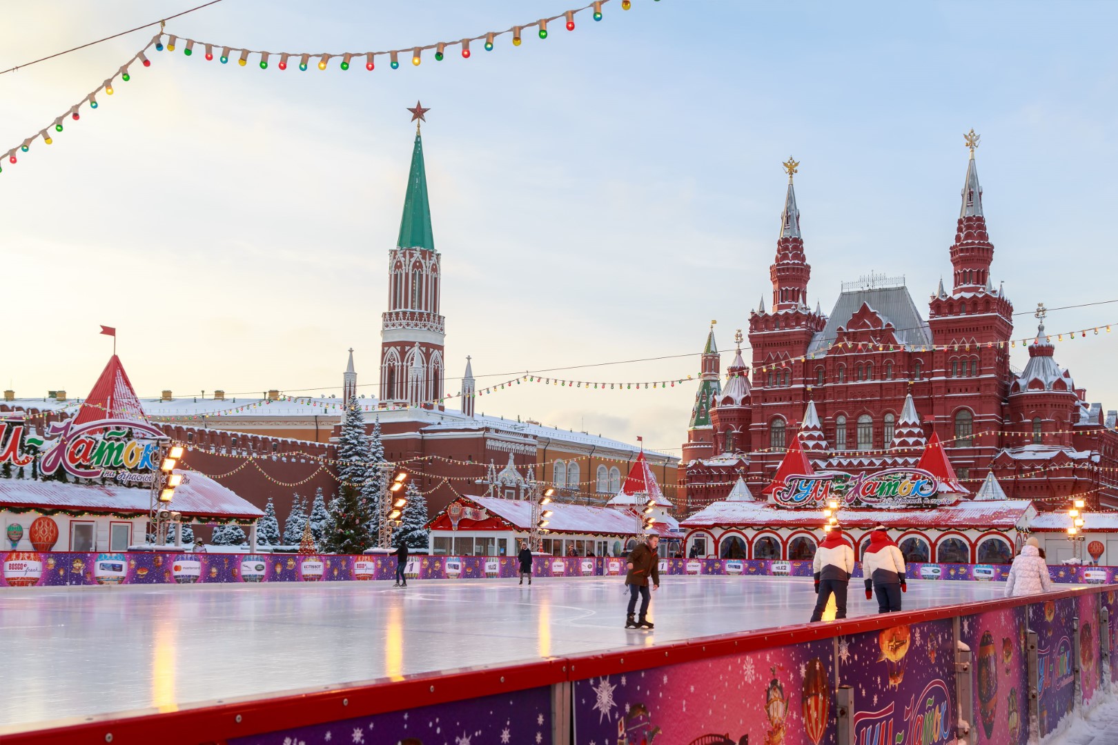 ice-skating-rink-on-the-red-square-near-the-walls-of-the-moscow-kremlin